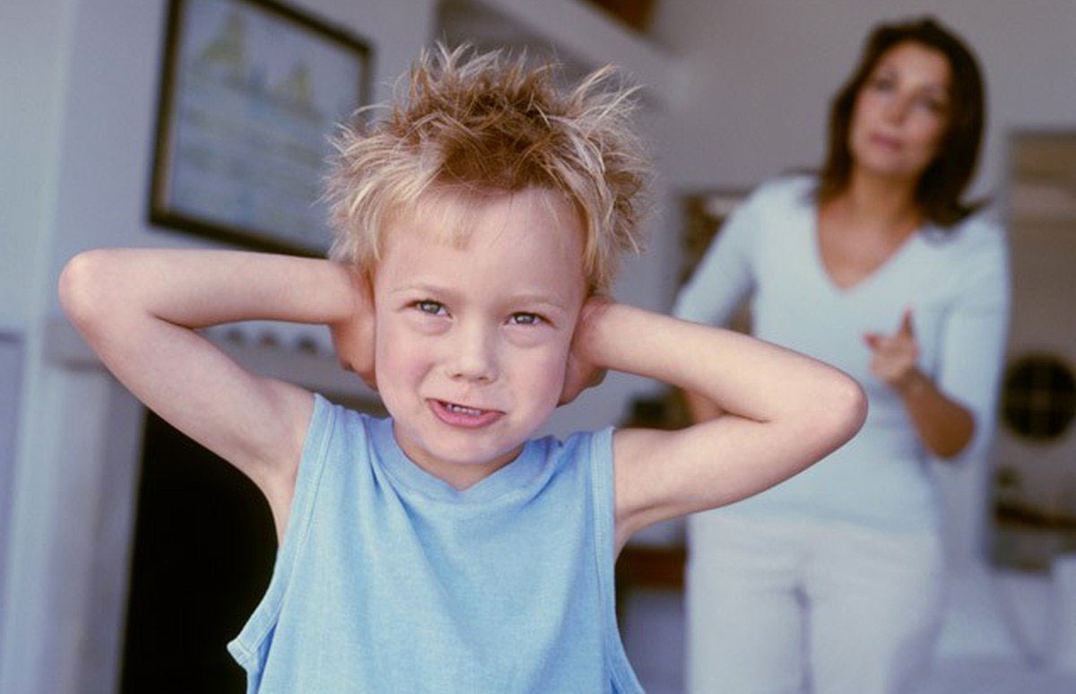8 фраз, способных воспитать детей-неудачников