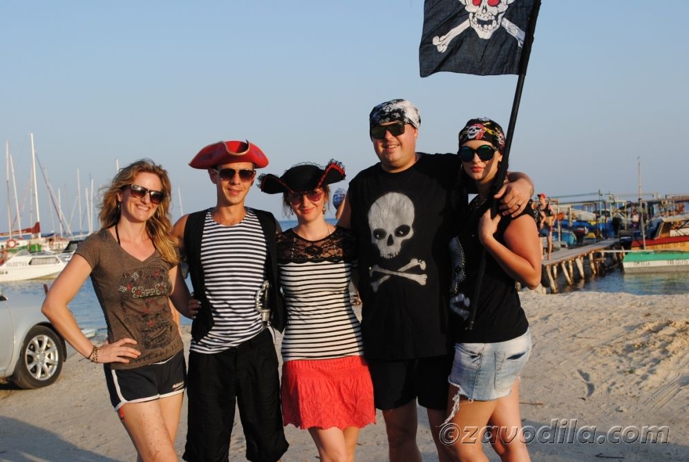 Пиратская вечеринка на яхте, фото